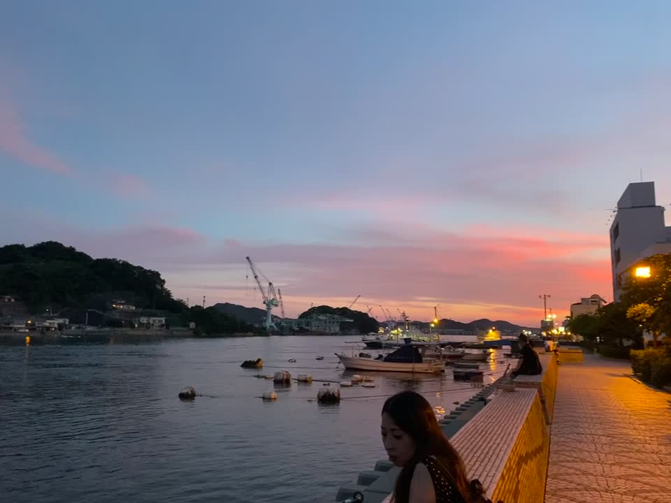 尾道の夕焼けと港