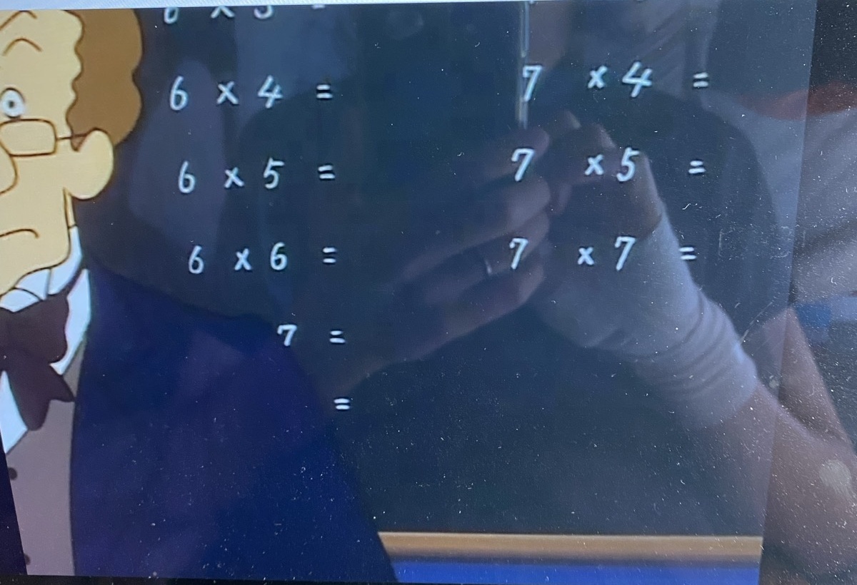 黒板に書かれた6の段・7の段の掛け算